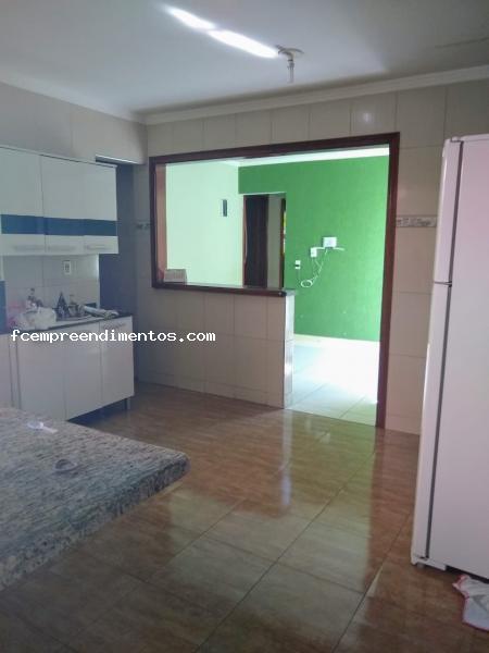 Casa à venda com 3 quartos, 220m² - Foto 3