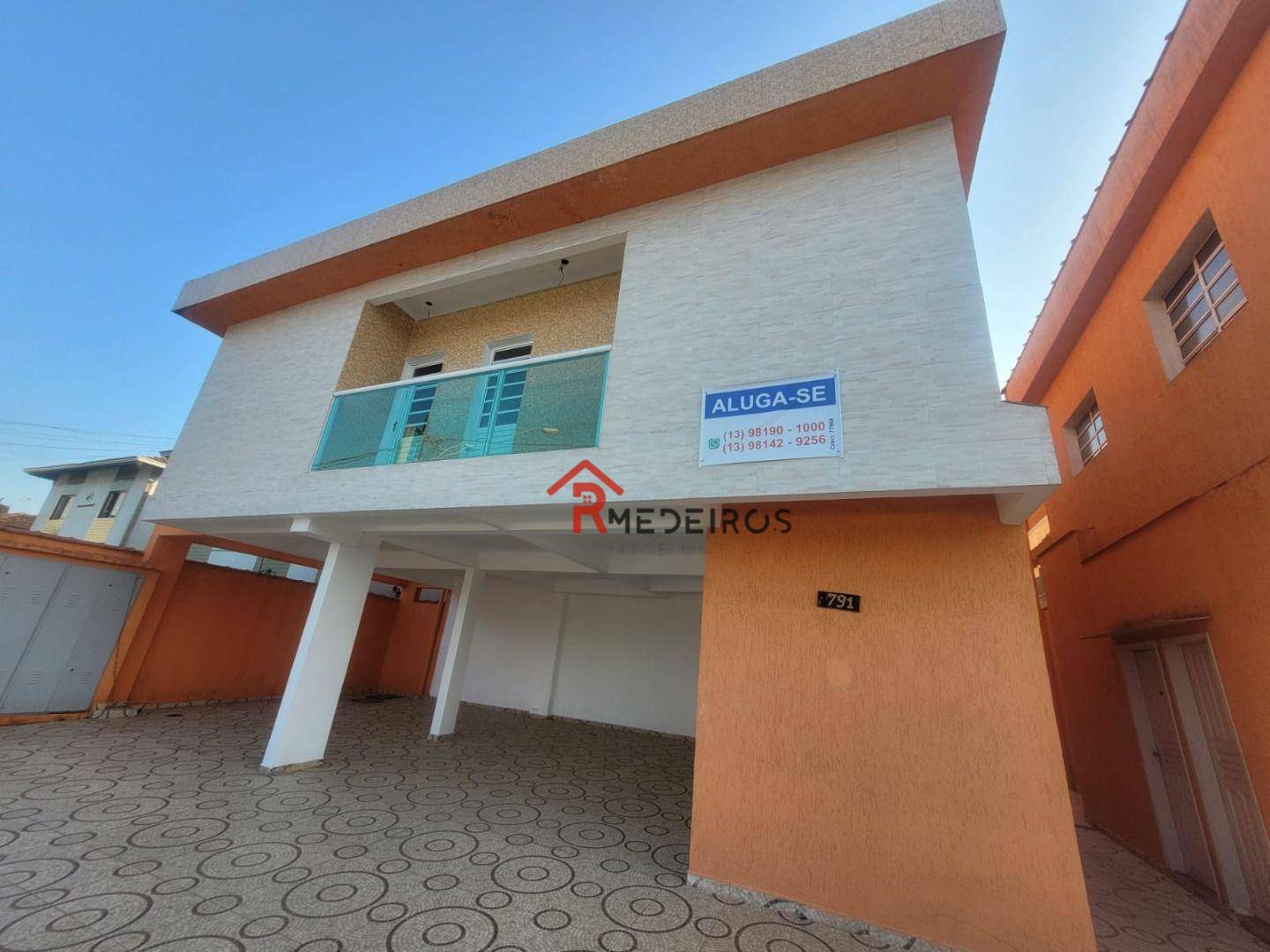 Casa à venda com 2 quartos, 70m² - Foto 1