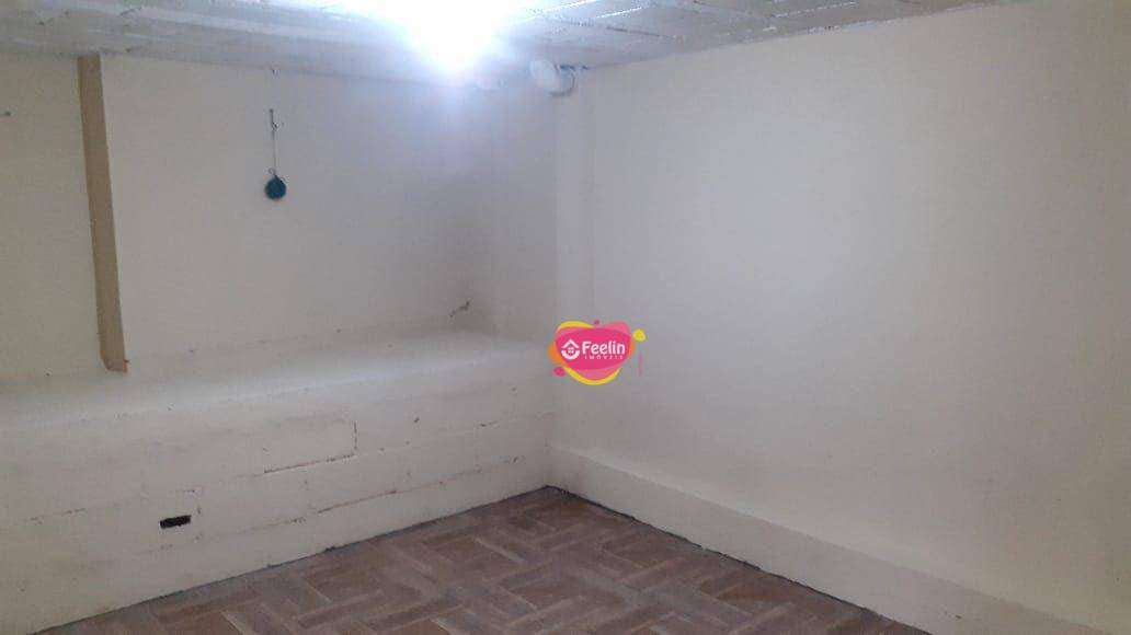 Casa para alugar com 2 quartos, 90m² - Foto 20