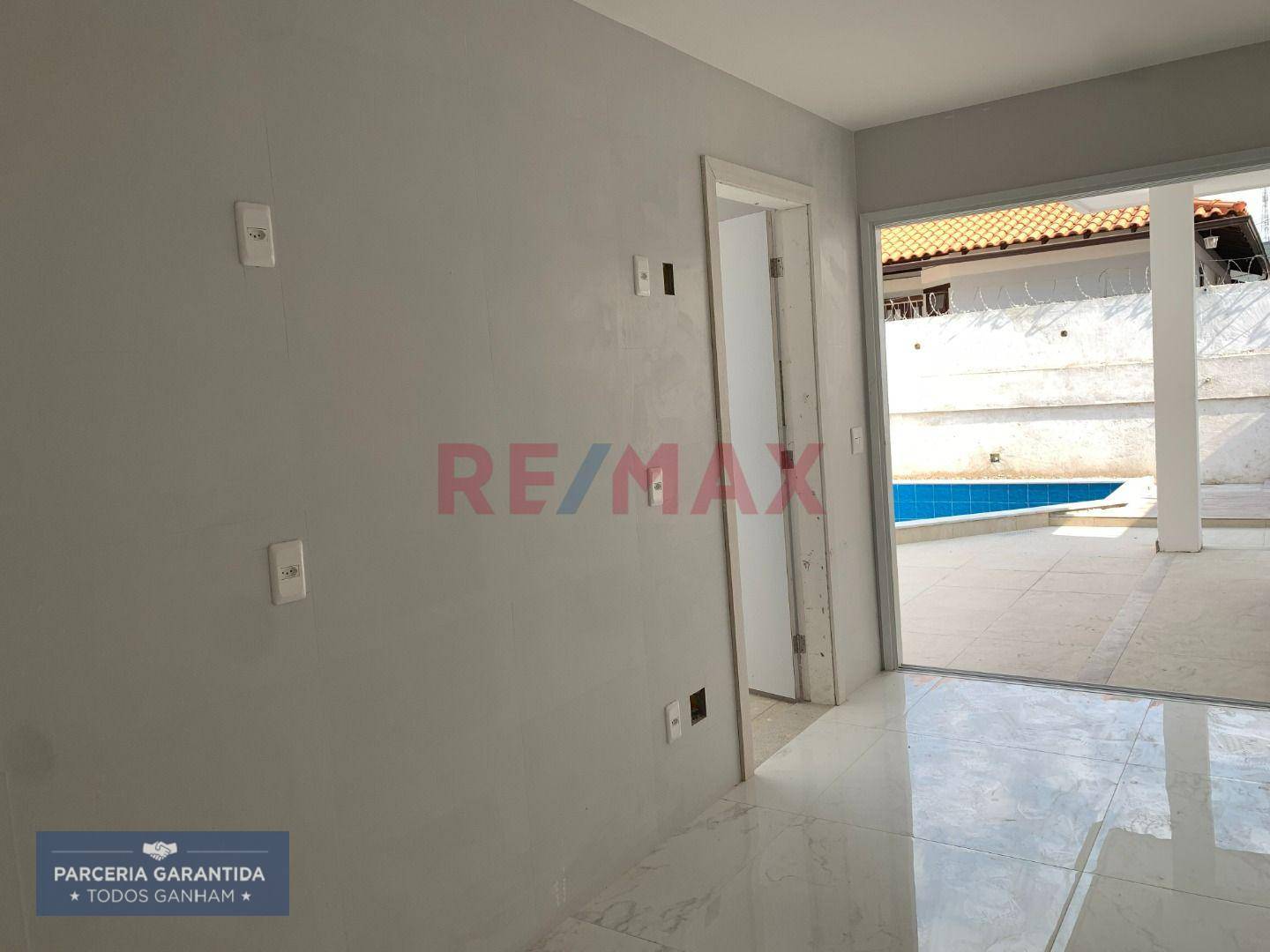 Casa à venda com 4 quartos, 177m² - Foto 11