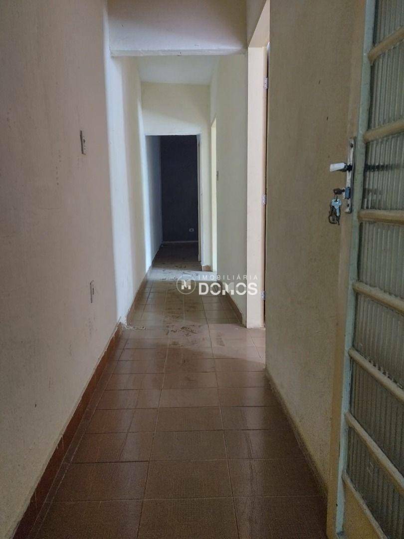 Casa à venda com 6 quartos, 266m² - Foto 18