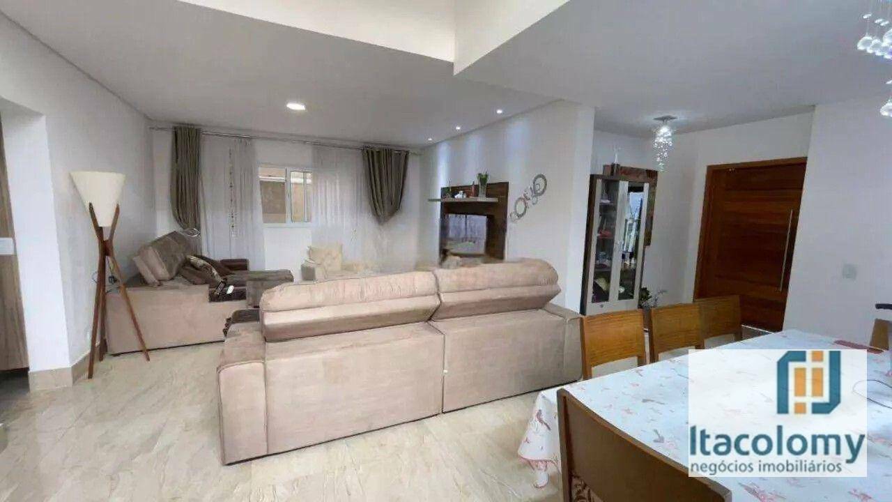 Casa de Condomínio à venda com 3 quartos, 224m² - Foto 4