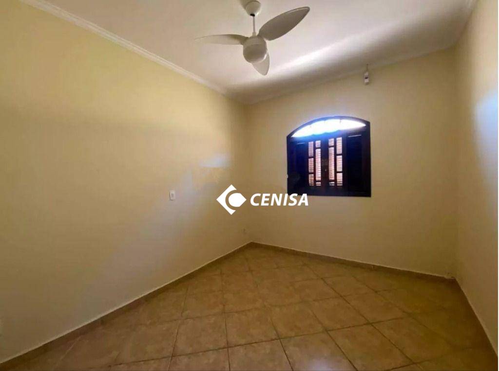 Casa para alugar com 4 quartos, 200m² - Foto 12