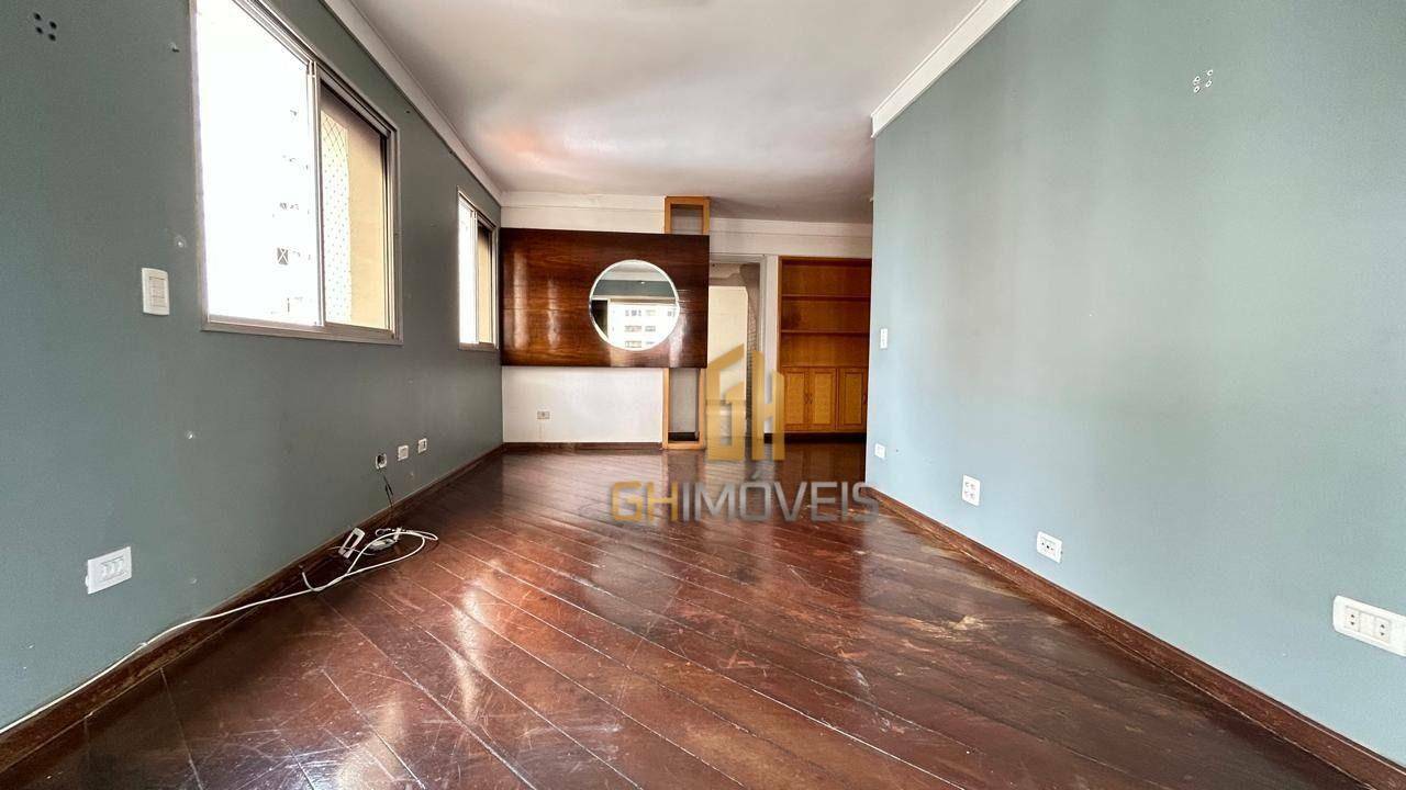 Apartamento à venda com 3 quartos, 221m² - Foto 1