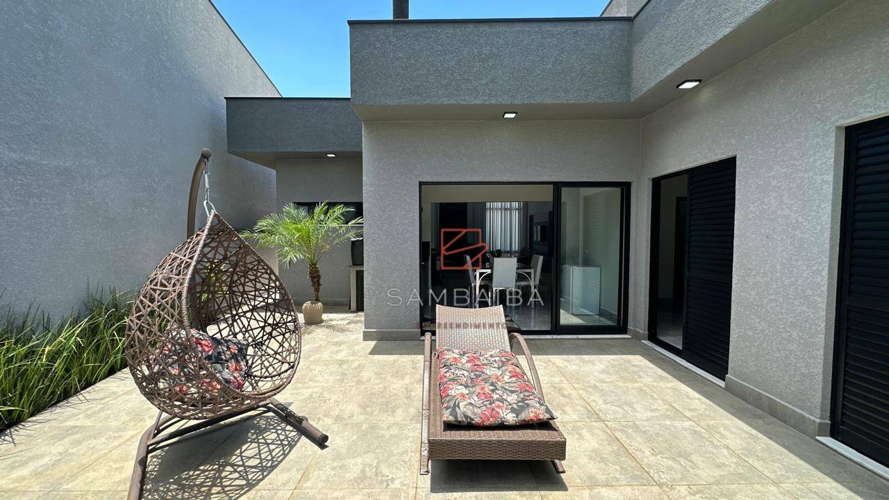 Casa à venda e aluguel com 3 quartos, 220m² - Foto 11