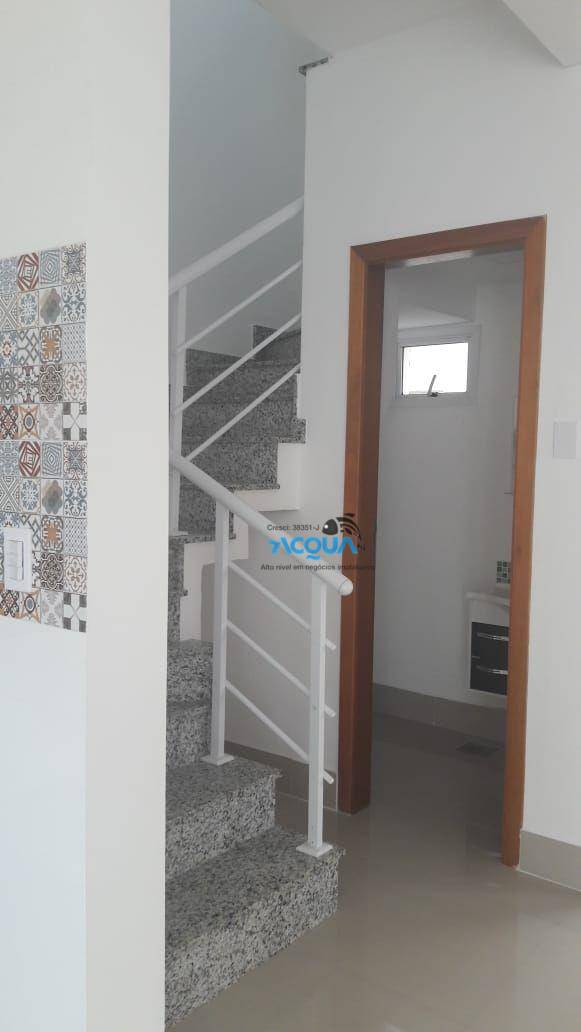 Casa à venda com 2 quartos, 68m² - Foto 3