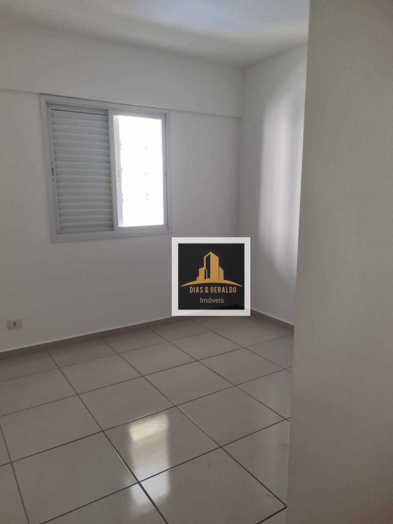 Apartamento à venda com 2 quartos, 77m² - Foto 12