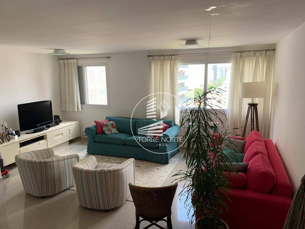 Apartamento à venda com 2 quartos, 103m² - Foto 1