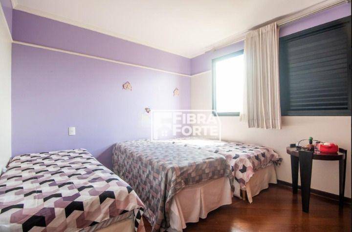 Apartamento à venda com 3 quartos, 256m² - Foto 33