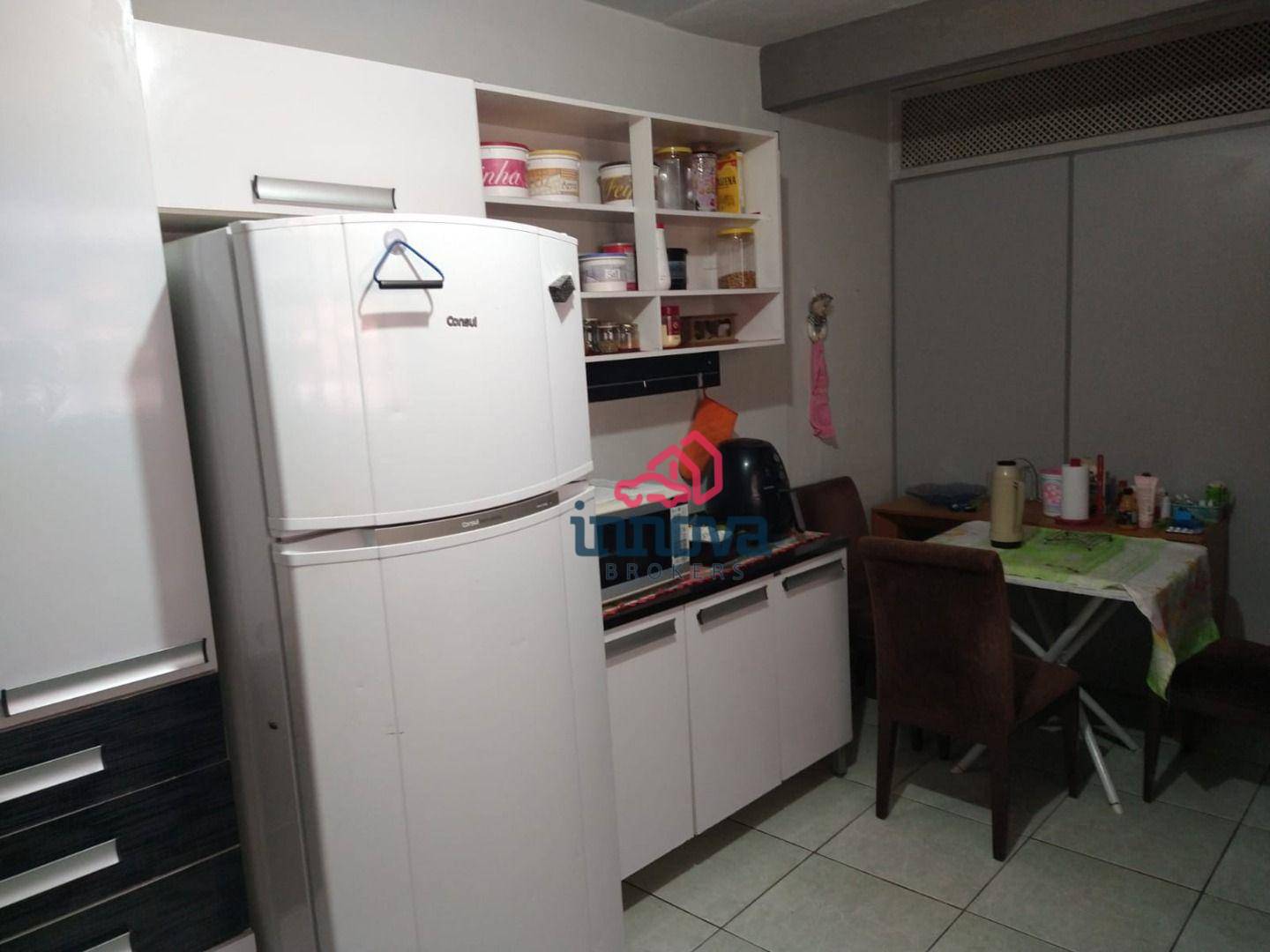 Casa à venda com 4 quartos, 110m² - Foto 4