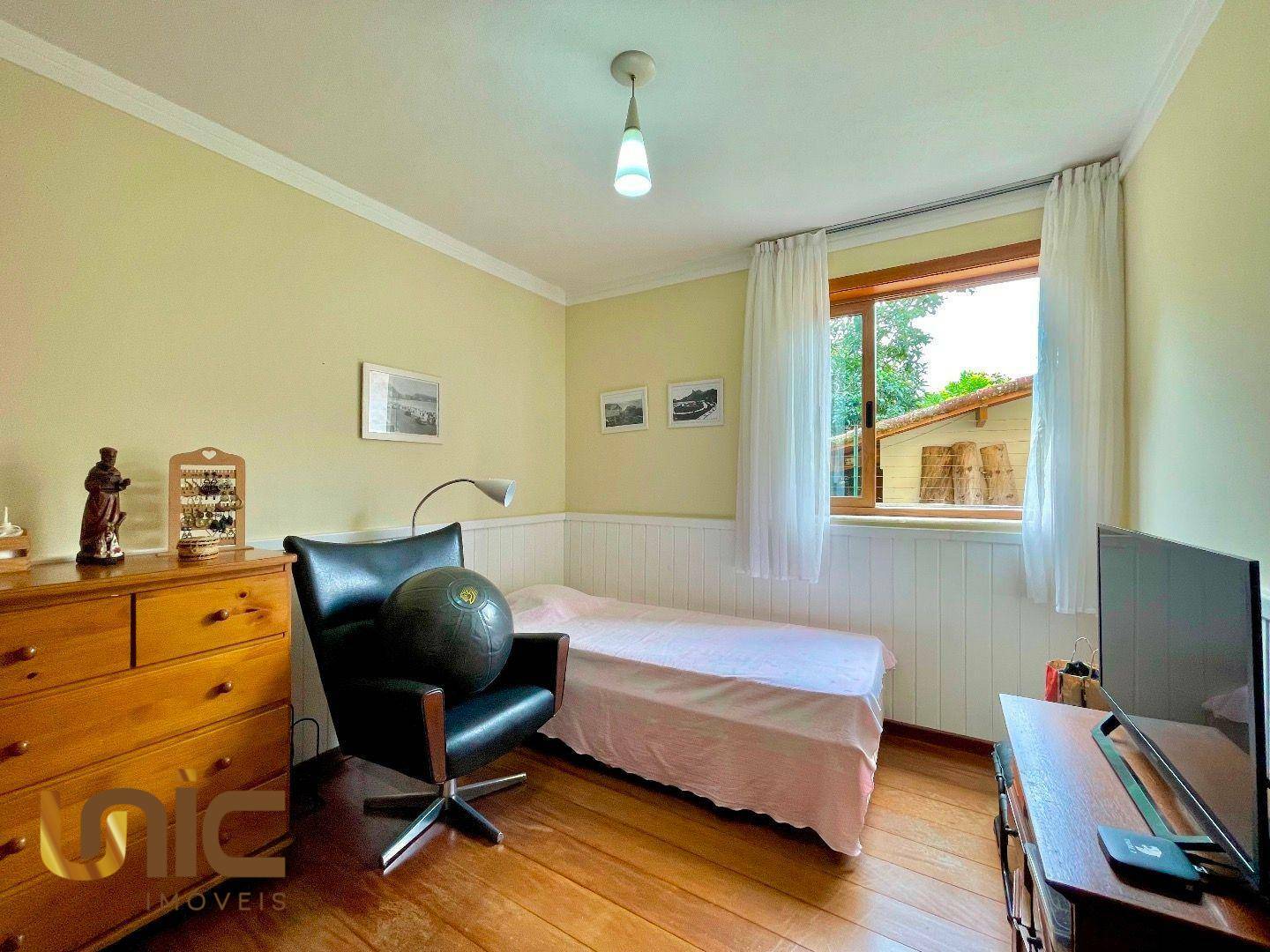 Casa à venda com 4 quartos, 220m² - Foto 28