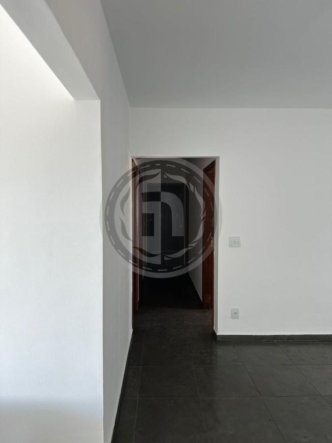 Apartamento à venda com 3 quartos, 147m² - Foto 8