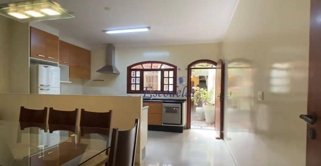 Casa à venda com 3 quartos, 136m² - Foto 8