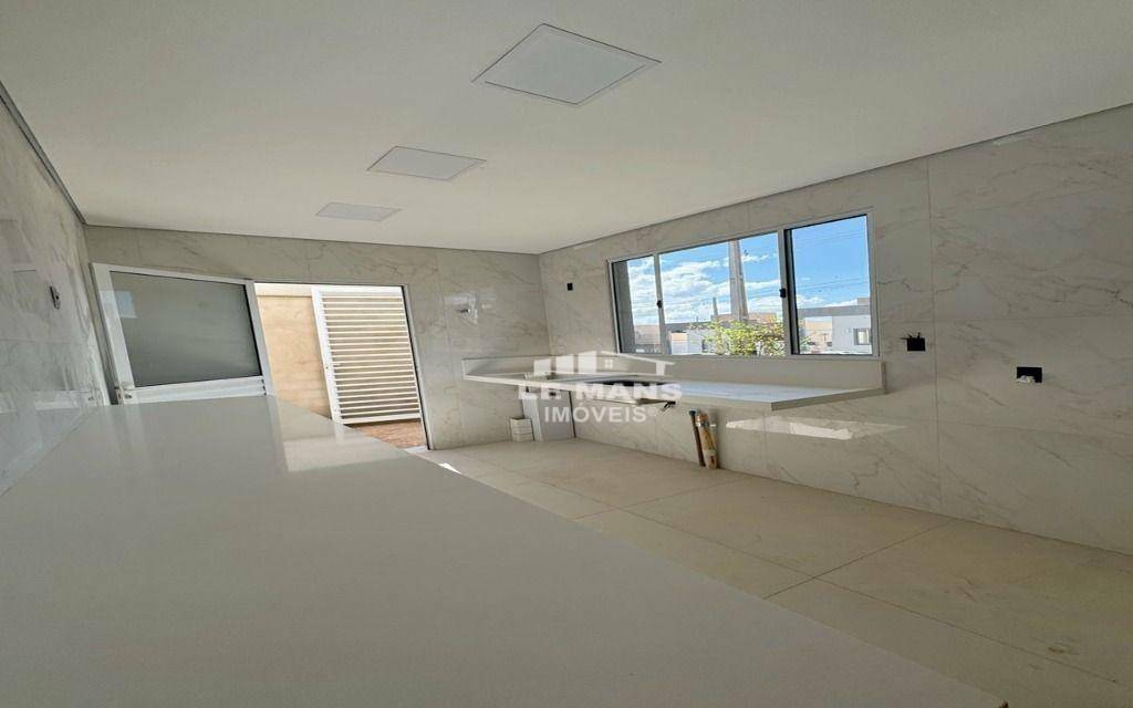 Casa de Condomínio à venda com 2 quartos, 62m² - Foto 2