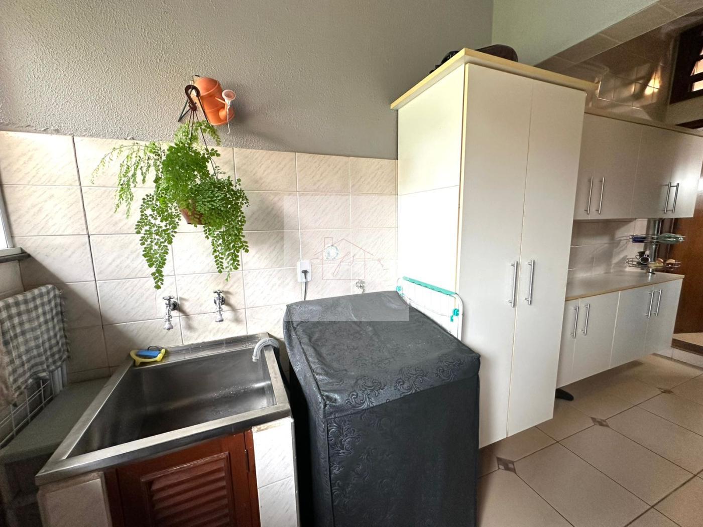 Casa à venda com 2 quartos, 400m² - Foto 25