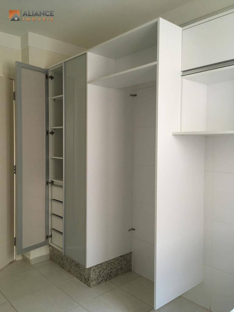 Apartamento à venda com 3 quartos, 97m² - Foto 9