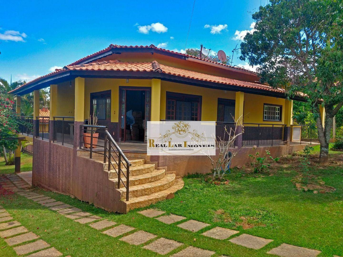 Chácara à venda com 3 quartos, 350m² - Foto 1