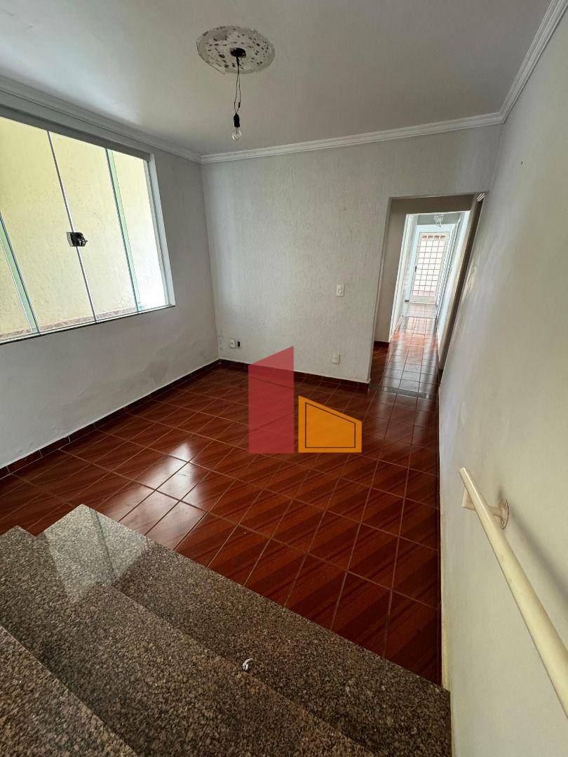 Casa à venda com 3 quartos, 130m² - Foto 3