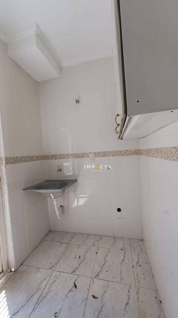 Apartamento à venda com 2 quartos, 70m² - Foto 11