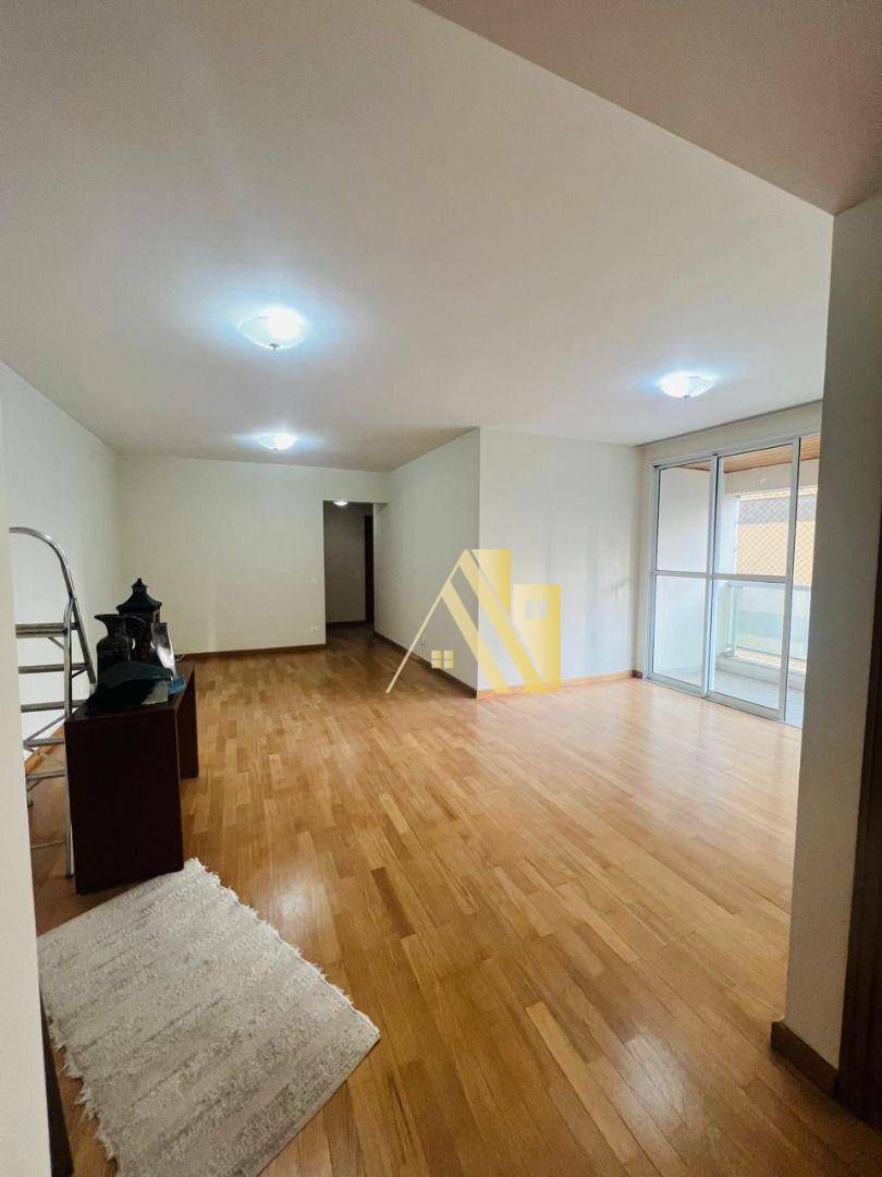 Apartamento à venda com 3 quartos, 140m² - Foto 2