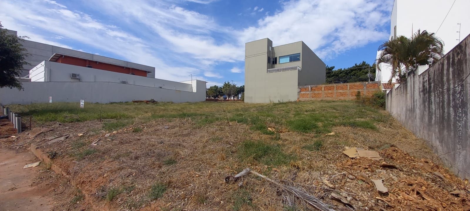 Terreno à venda, 330m² - Foto 1