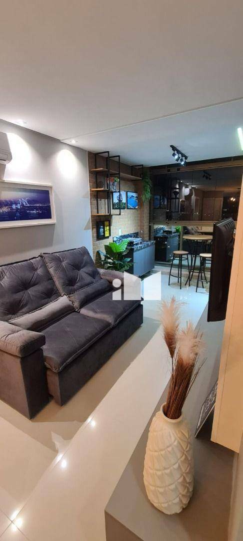 Apartamento à venda com 2 quartos, 72m² - Foto 4