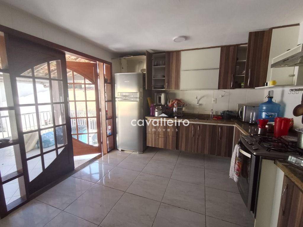 Casa à venda com 3 quartos, 240m² - Foto 11