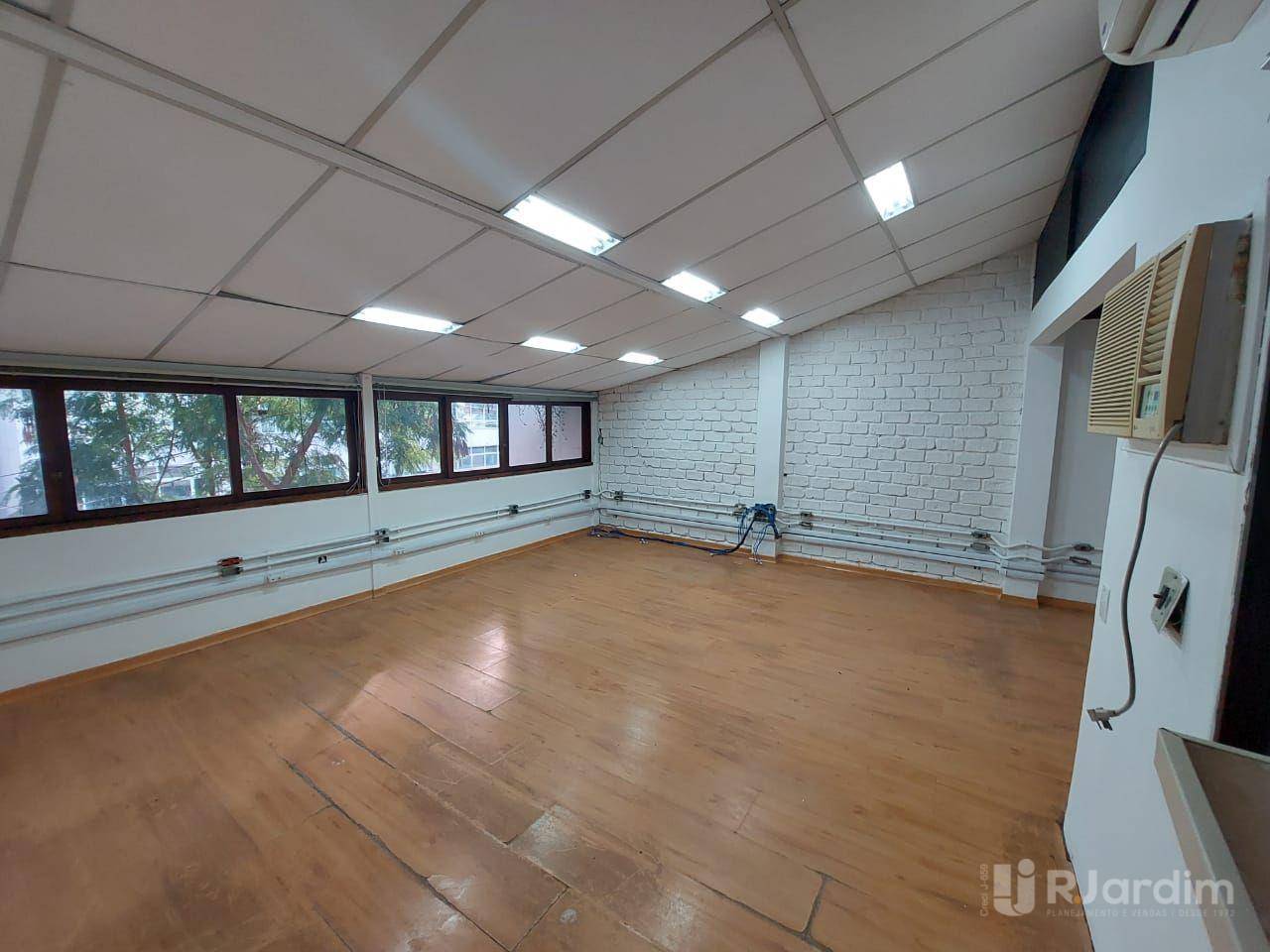 Casa para alugar com 5 quartos, 185m² - Foto 31