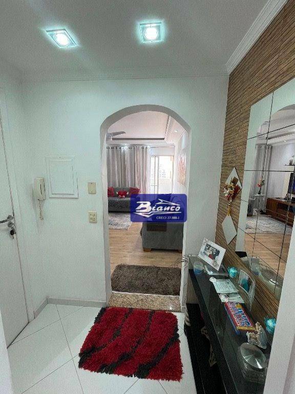 Apartamento à venda com 2 quartos, 70m² - Foto 13