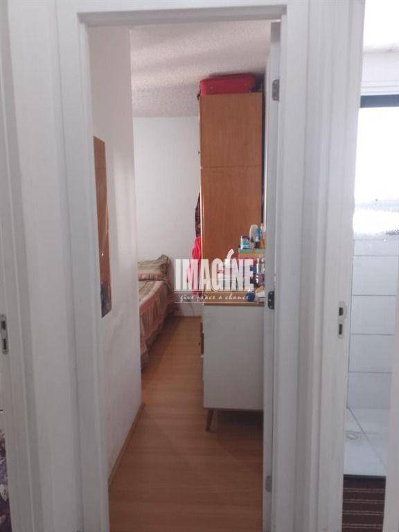 Apartamento à venda com 2 quartos, 42m² - Foto 4