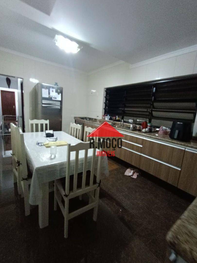 Sobrado à venda com 3 quartos, 150m² - Foto 8