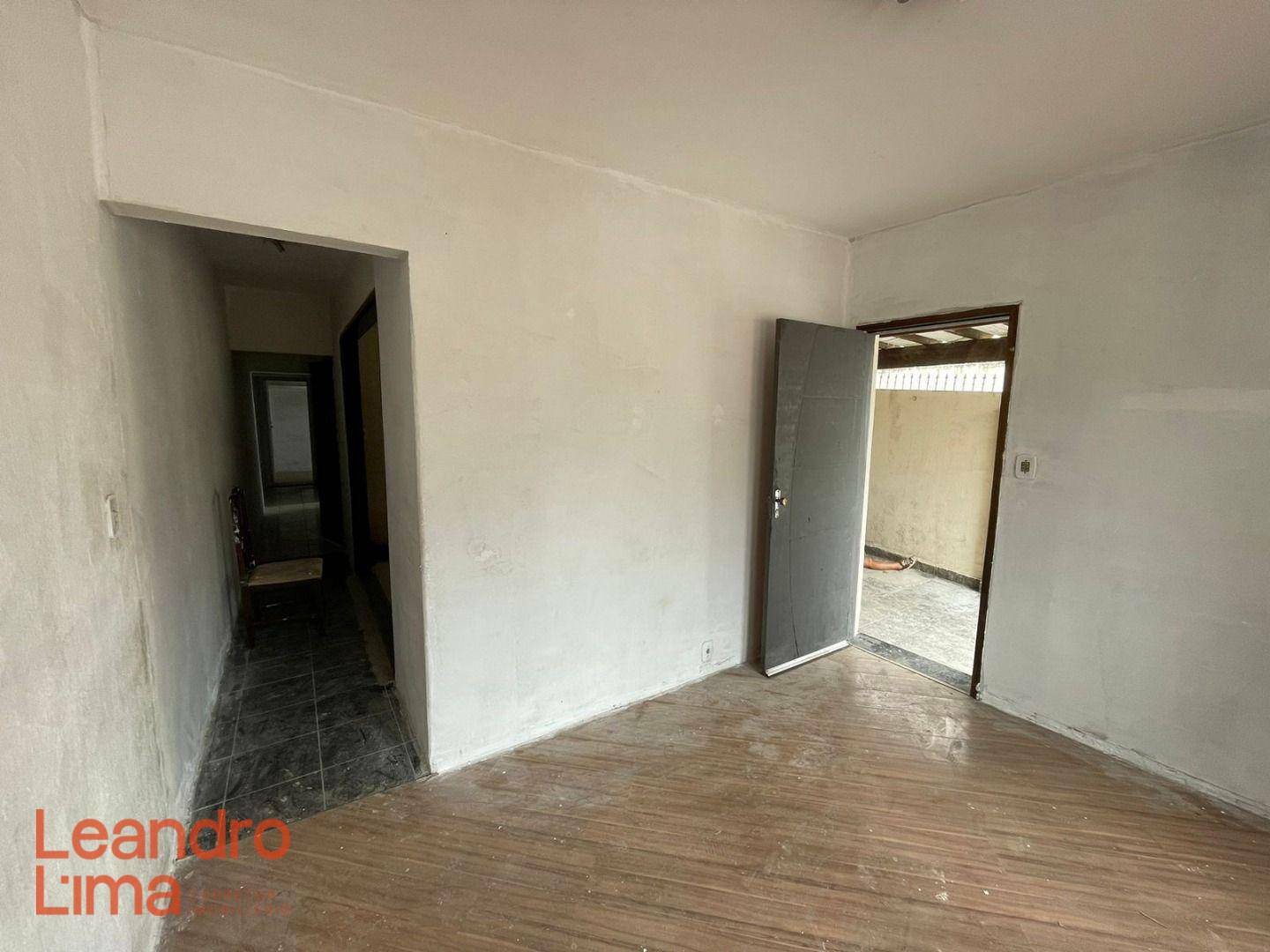 Casa à venda e aluguel com 3 quartos, 100m² - Foto 9