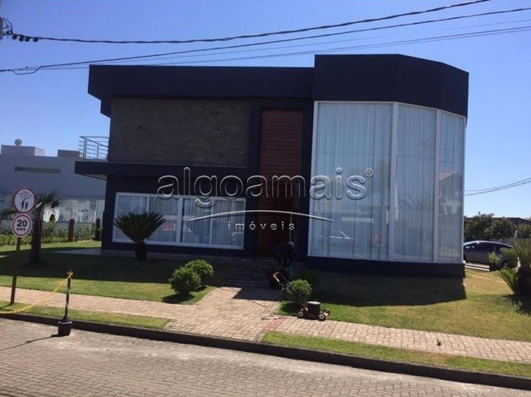 Casa de Condomínio à venda com 4 quartos, 286m² - Foto 1