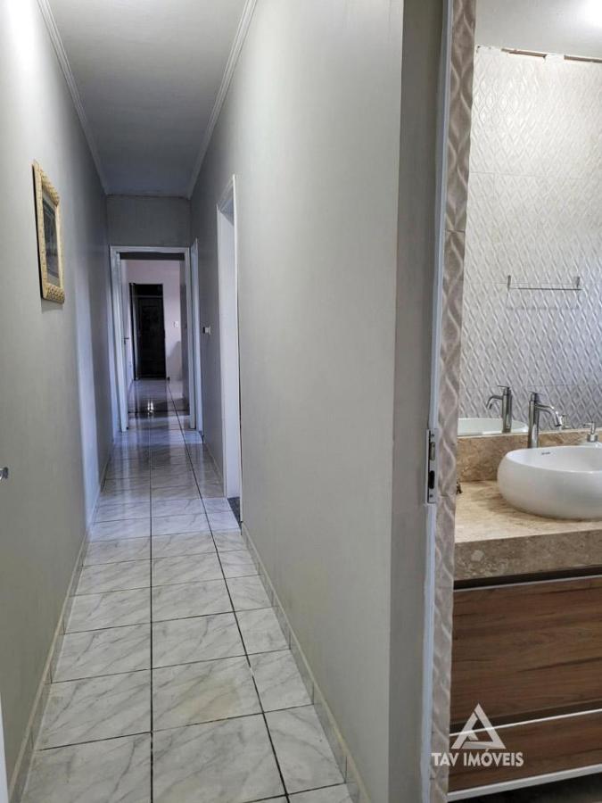 Casa à venda com 4 quartos, 180m² - Foto 12