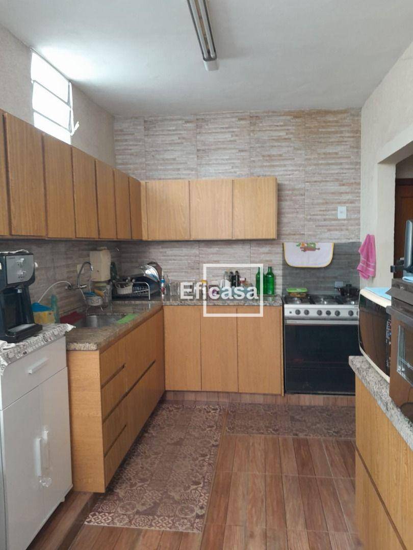 Sobrado à venda com 3 quartos, 320m² - Foto 4