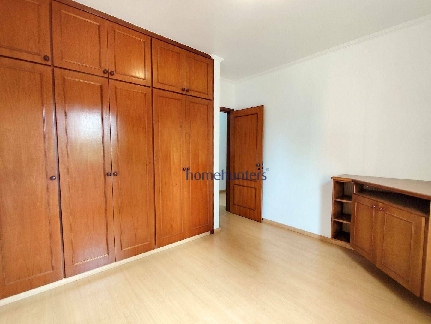 Apartamento para alugar com 3 quartos, 160m² - Foto 8