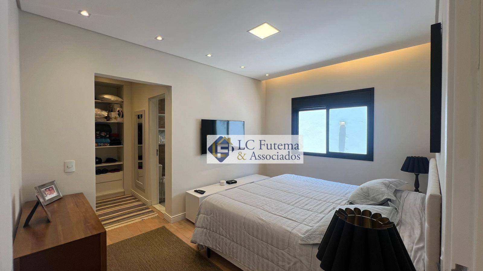 Casa de Condomínio à venda com 3 quartos, 241m² - Foto 18