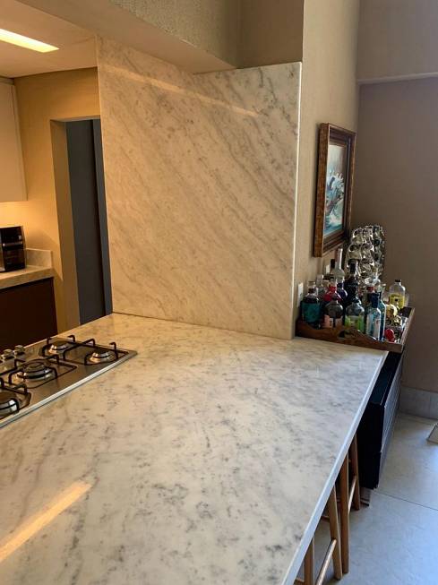 Apartamento à venda com 3 quartos, 138m² - Foto 2