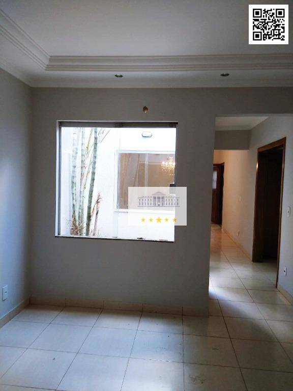 Casa à venda com 3 quartos, 166m² - Foto 4