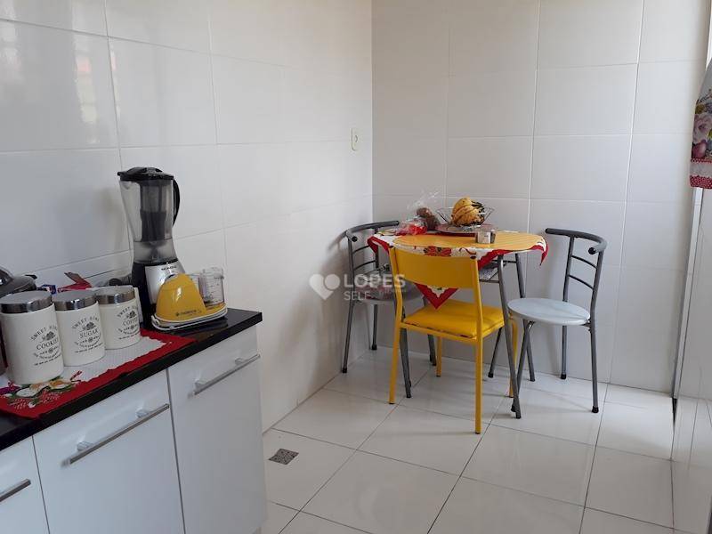 Apartamento à venda com 2 quartos, 80m² - Foto 13