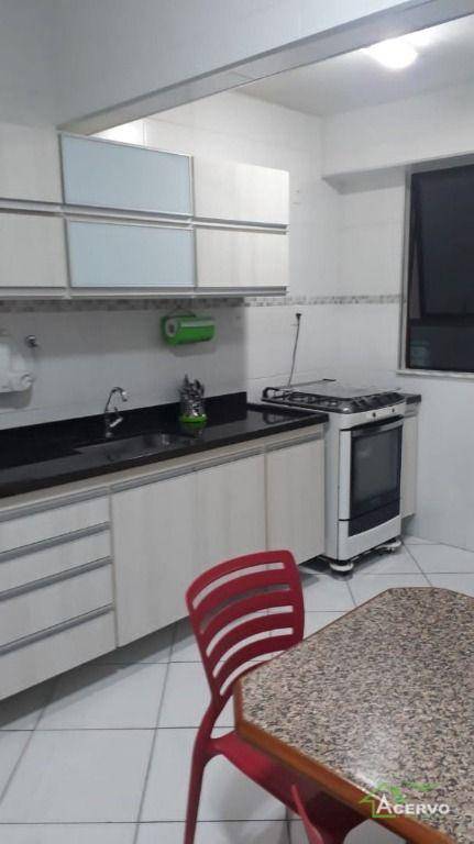 Apartamento à venda com 3 quartos, 140m² - Foto 4