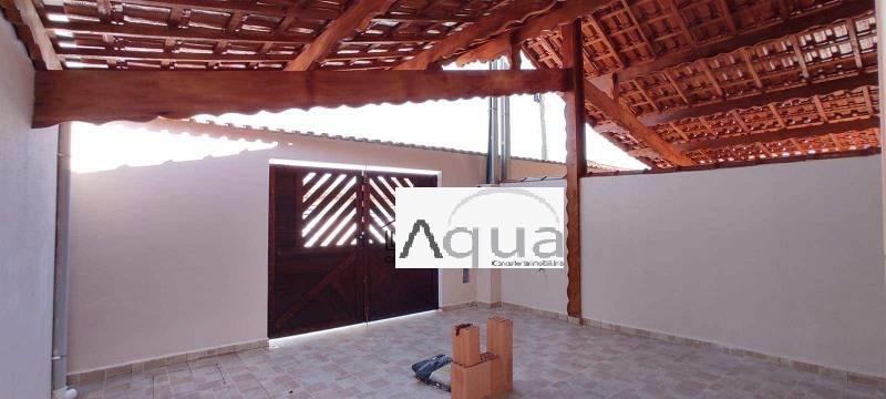 Casa à venda com 2 quartos, 125m² - Foto 2