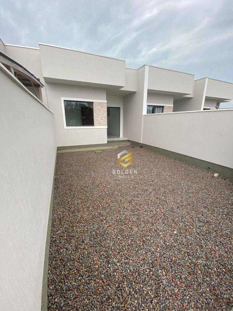 Casa à venda com 2 quartos, 55m² - Foto 1