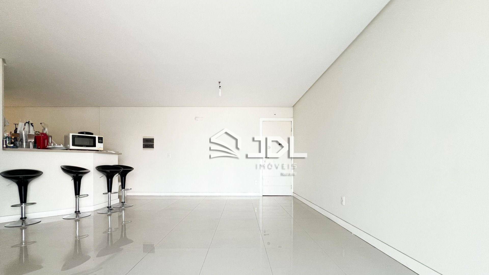 Apartamento à venda com 3 quartos, 104m² - Foto 4