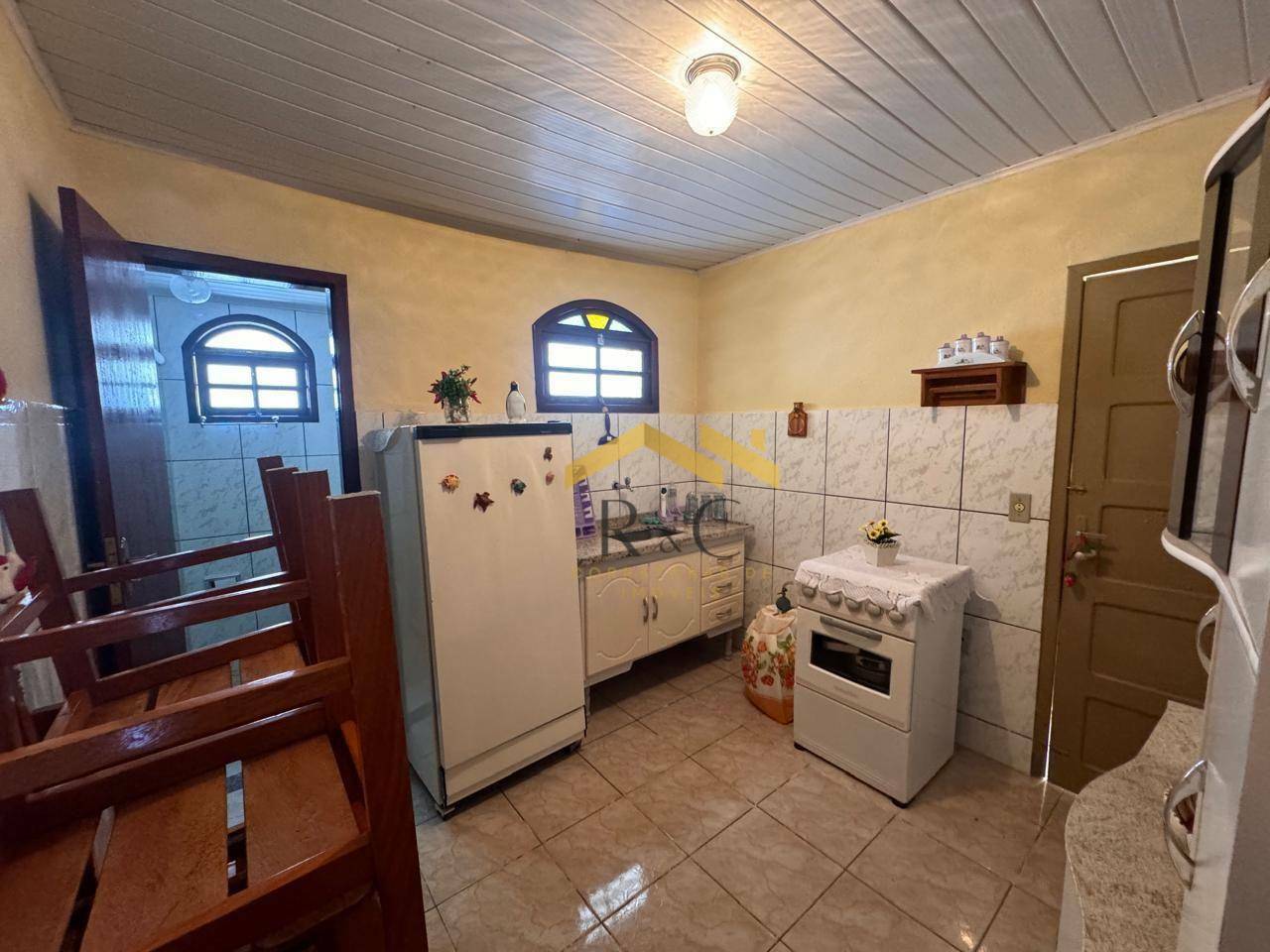 Casa à venda com 2 quartos, 65m² - Foto 7