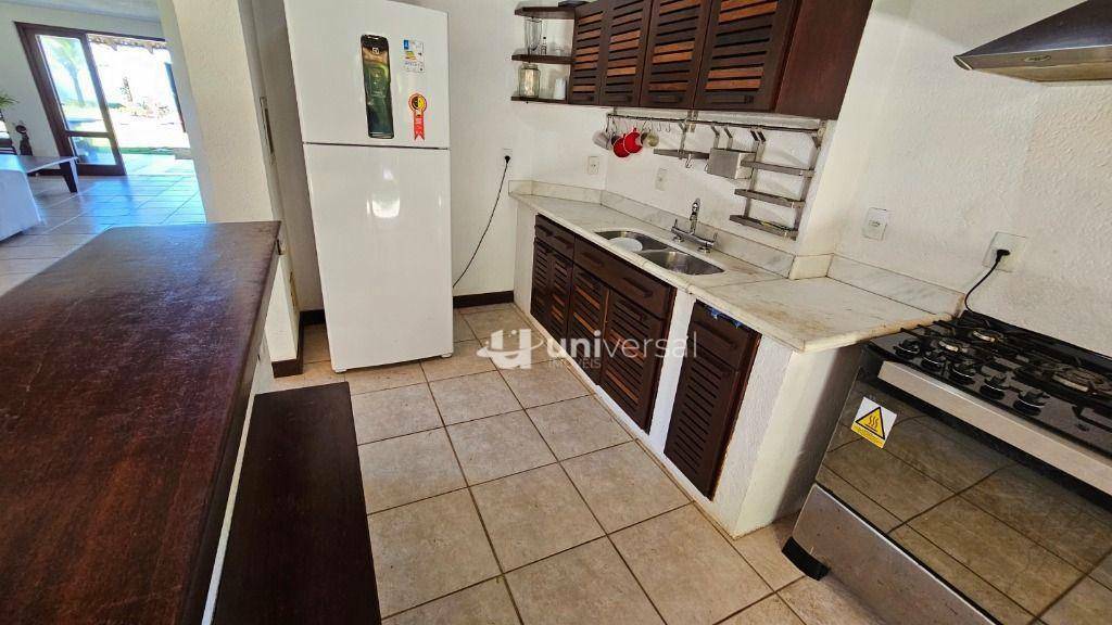 Casa para alugar com 3 quartos, 400m² - Foto 14