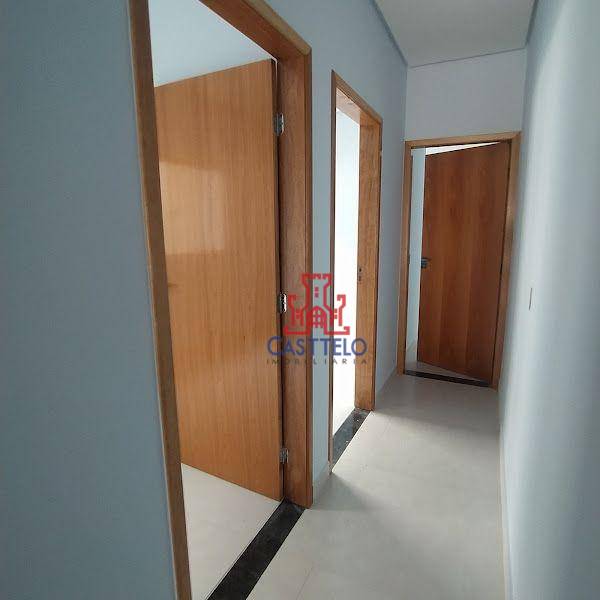 Casa à venda com 3 quartos, 81m² - Foto 11