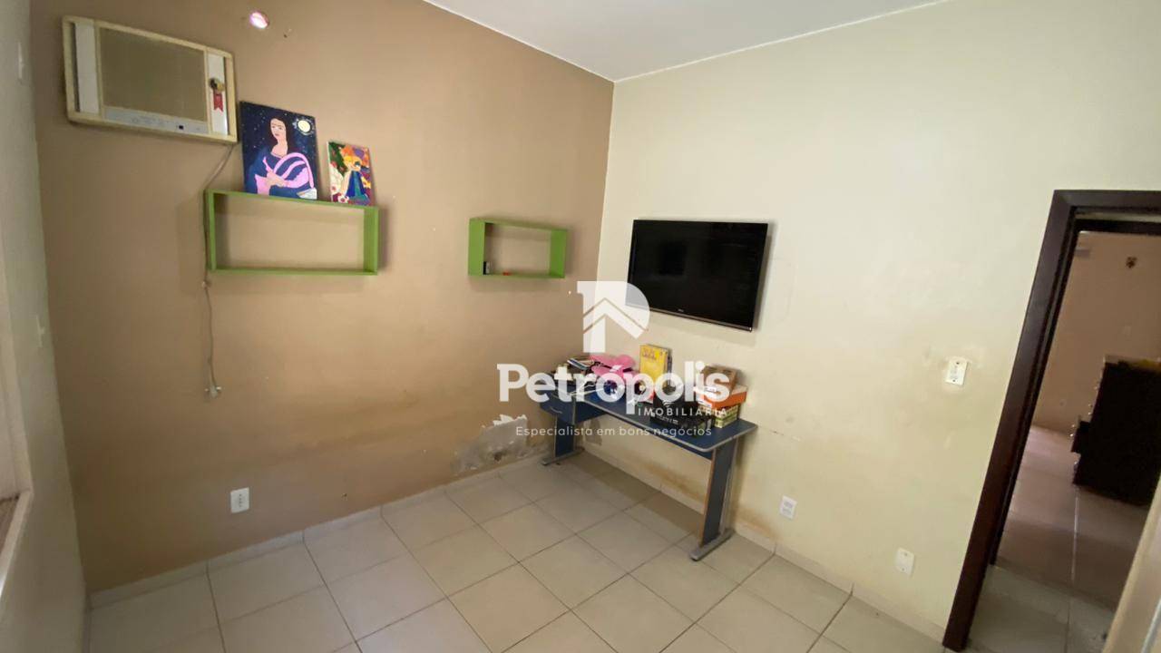 Casa à venda com 3 quartos, 207m² - Foto 11