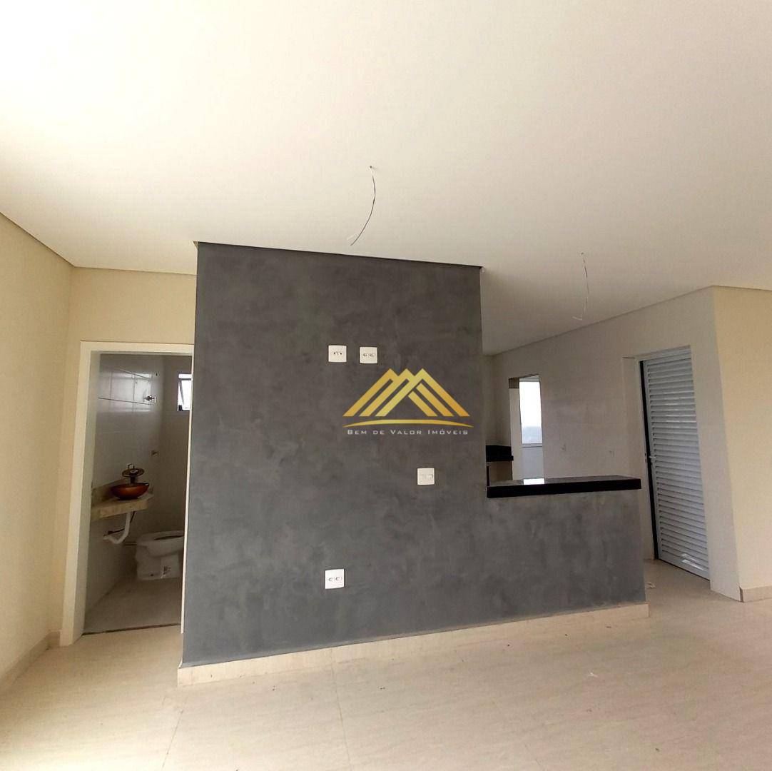 Casa à venda com 3 quartos, 215m² - Foto 4