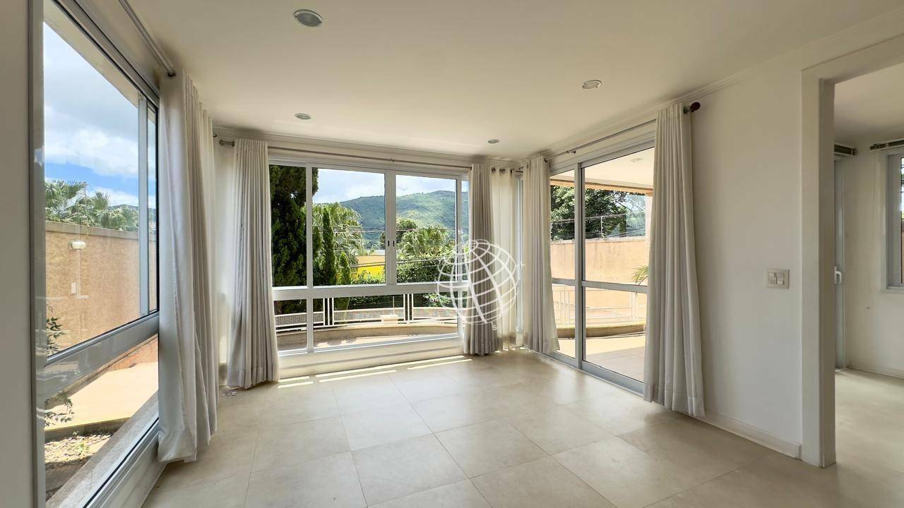 Casa à venda com 4 quartos, 365m² - Foto 6